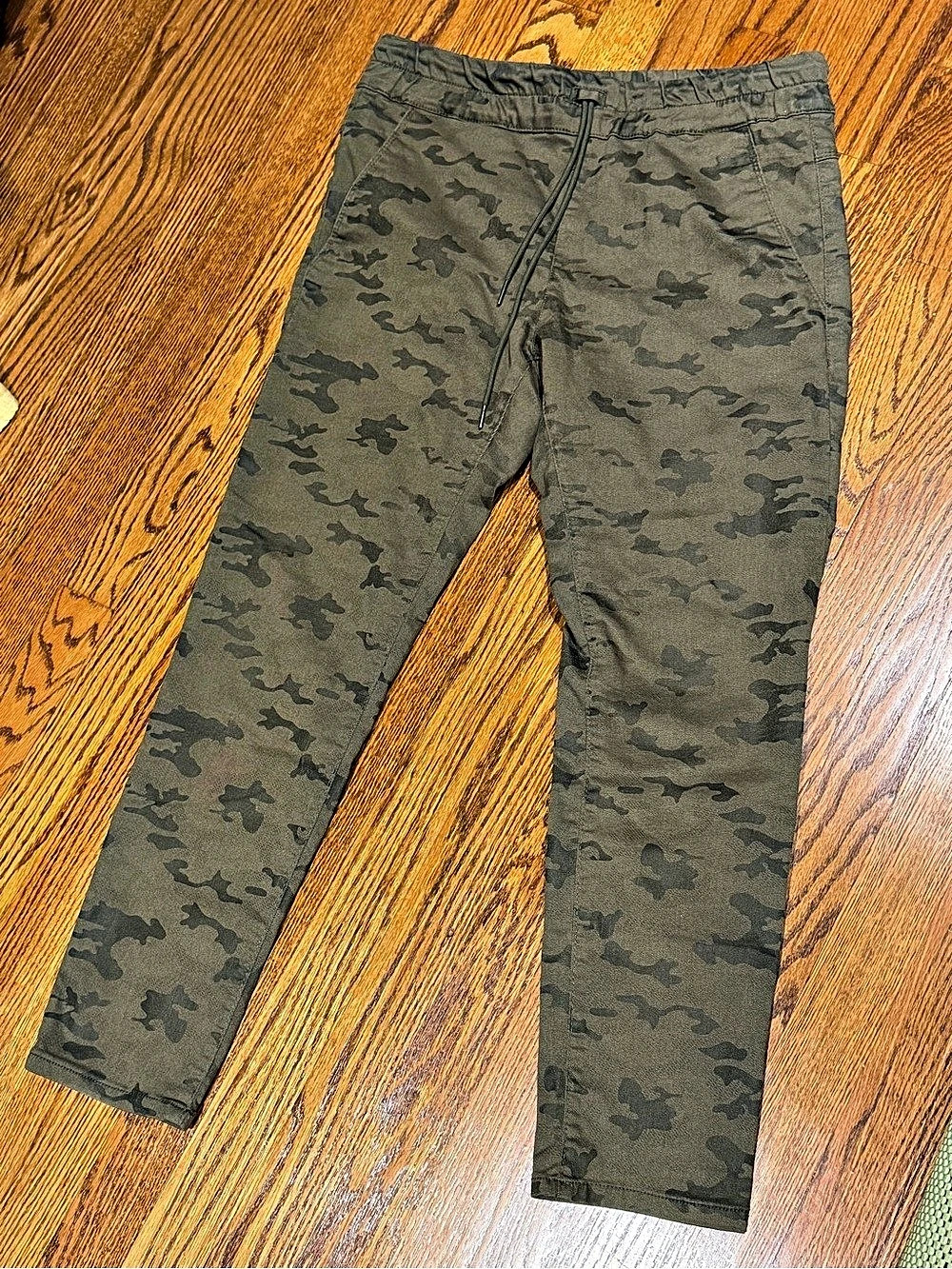 Flog women’s Camo Pants Like New